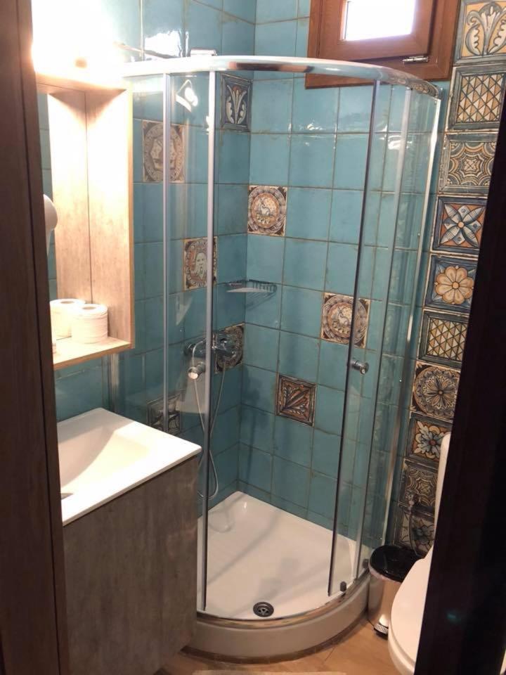 Thealos Rooms 보우르보우로우 외부 사진