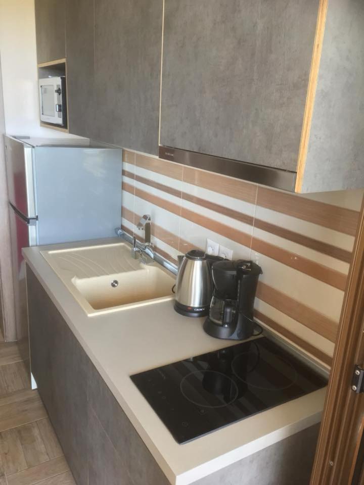 Thealos Rooms 보우르보우로우 외부 사진