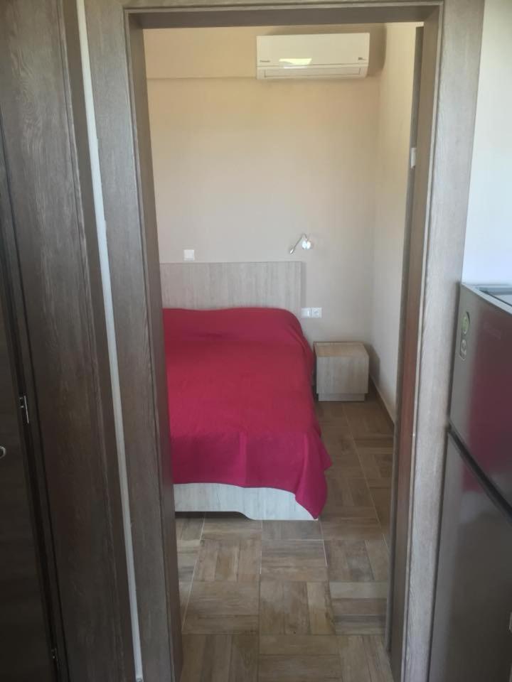 Thealos Rooms 보우르보우로우 외부 사진