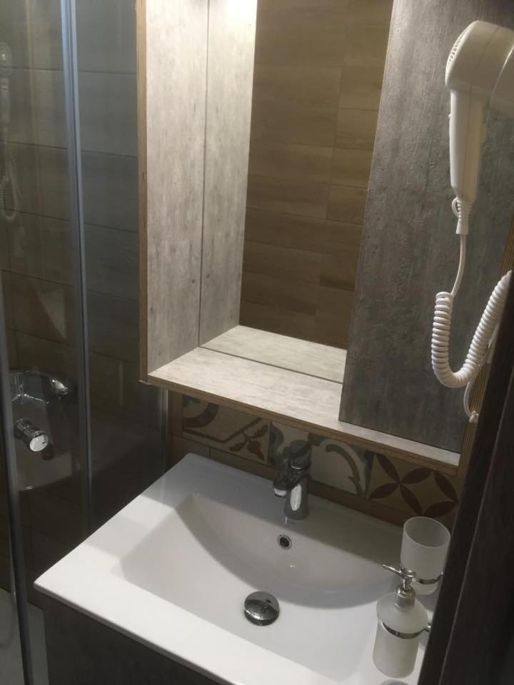Thealos Rooms 보우르보우로우 외부 사진