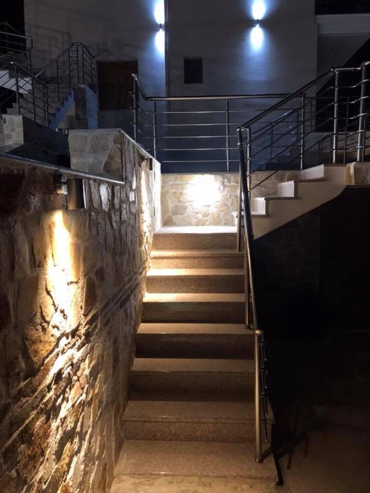 Thealos Rooms 보우르보우로우 외부 사진